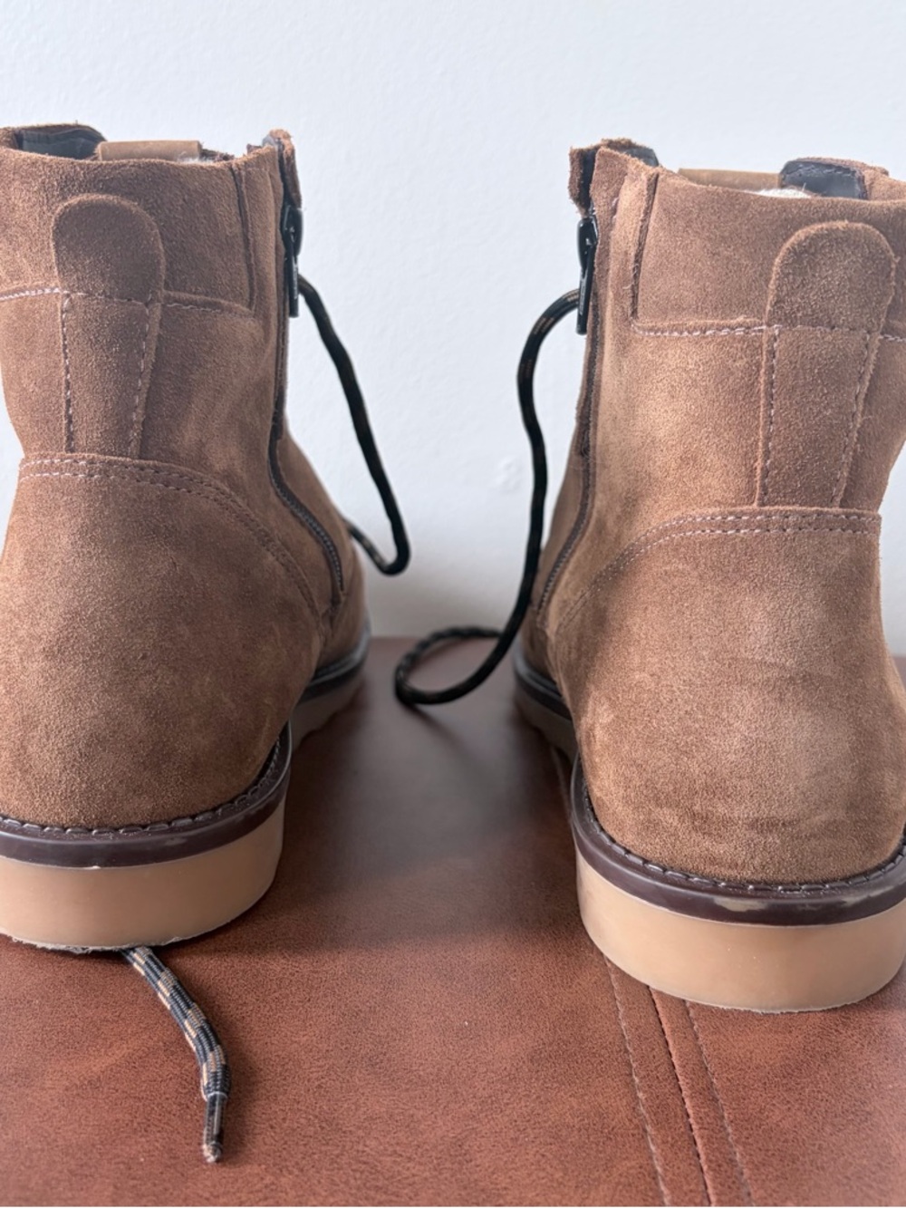 Overland Sheepskin Suede Shearling Boots Canada 10 - Picture 2 of 10